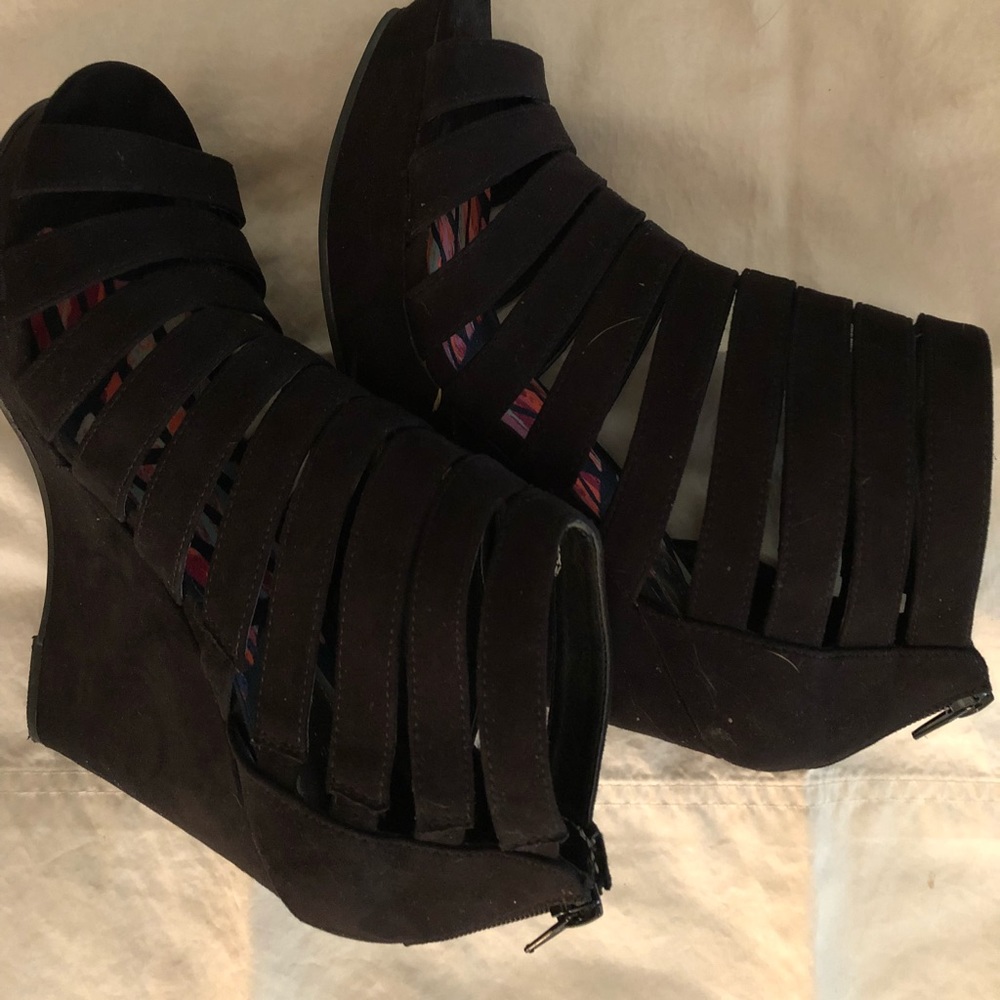 Madden Girl Wedges